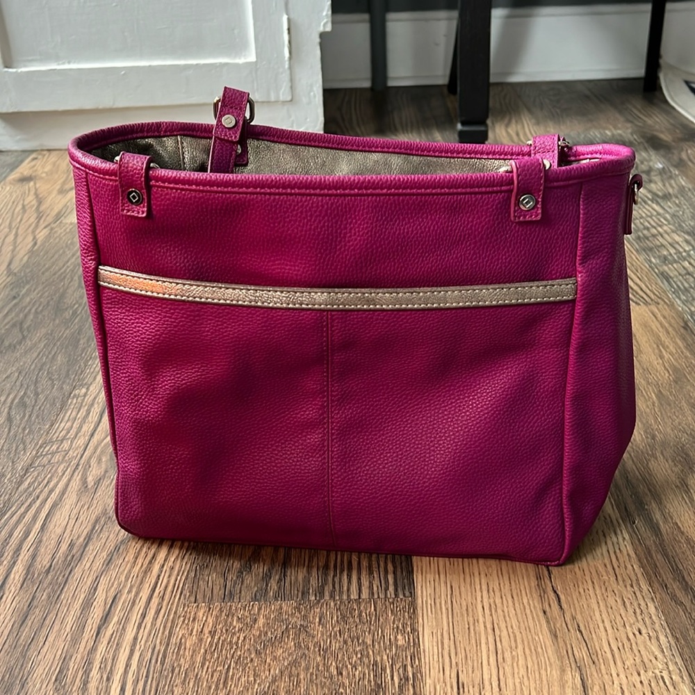 Thirty-One Jewel reversible leather bag! Magenta & platinum. Shoulder purse!